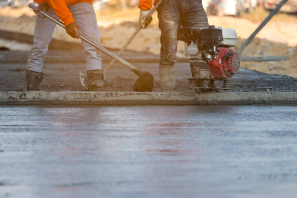 Best Concrete Pool Decks in Aldine, TX